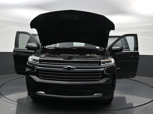 Used 2021 Chevrolet Suburban LT RWD image 38