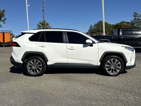 Used 2020 Toyota RAV4 XLE Premium image 11