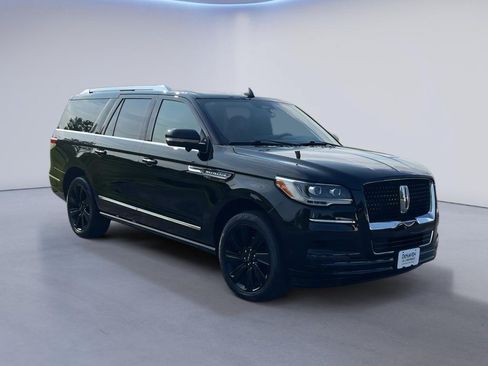 Used 2024 Lincoln Navigator L Reserve w/ Equipment Group 201A AWD/4WD image 8