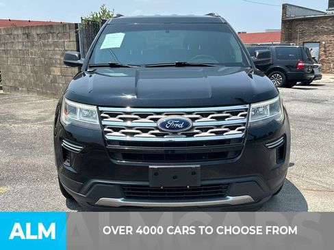 Used 2018 Ford Explorer XLT FWD image 2