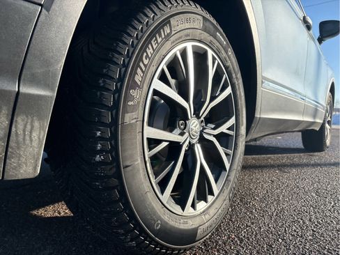 Certified 2020 Volkswagen Tiguan SE image 44