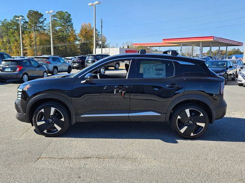 New 2026 Nissan Kicks SR w/ Cold Weather Package FWD image 2