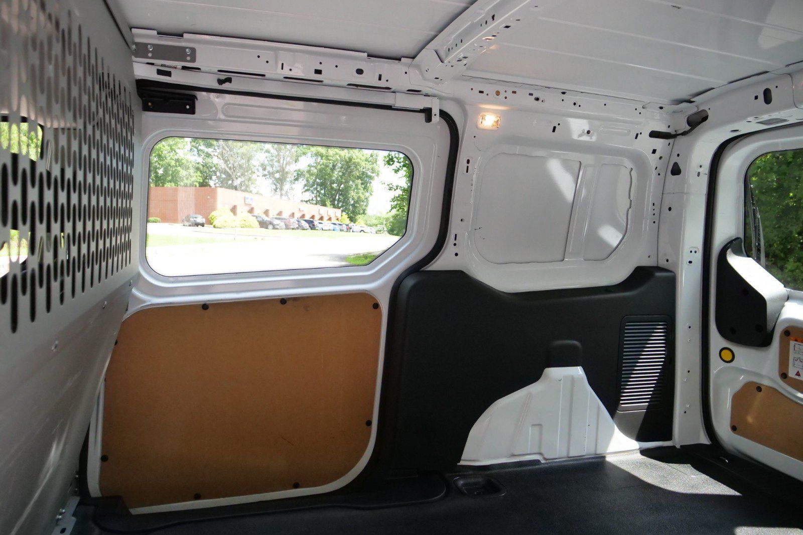 Used 2015 Ford Transit Connect XL FWD image 9