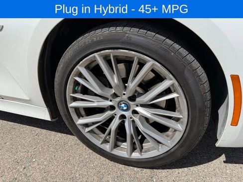 Used 2023 BMW 330e xDrive w/ Driving Assistance Package AWD/4WD image 9