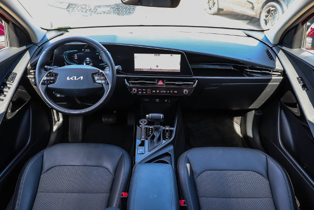 Certified 2025 Kia Niro EX FWD image 13