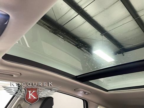 Used 2025 Kia Sportage SX image 18