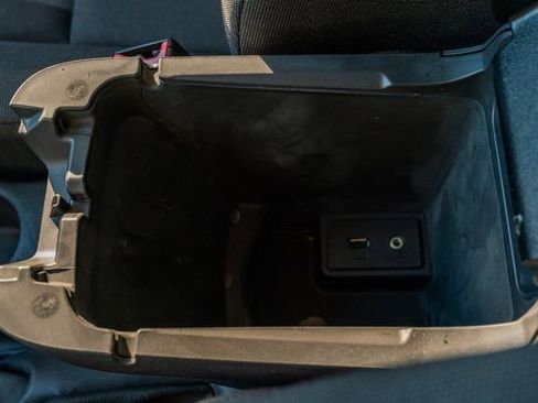 Used 2017 Ford Transit Connect XLT image 34