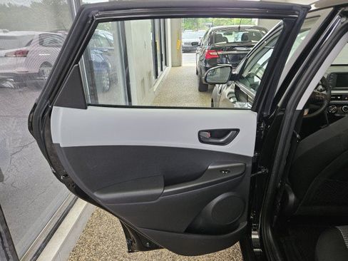 Used 2019 Hyundai Kona SE FWD image 16