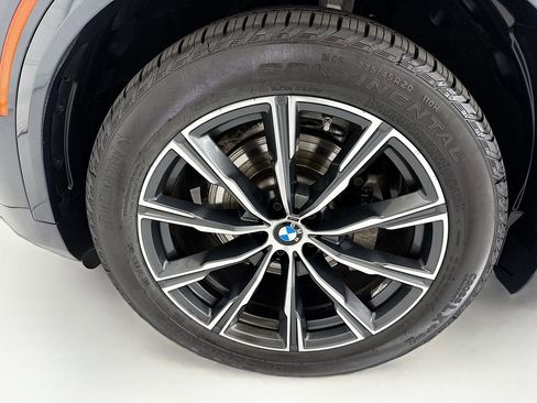 Certified 2022 BMW X5 xDrive40i w/ M Sport Package AWD/4WD image 29