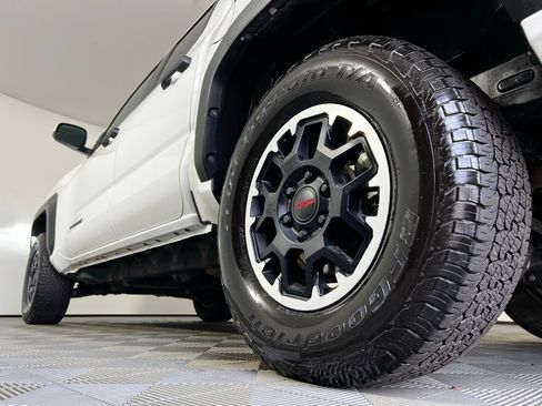 Certified 2024 Toyota Tacoma TRD Off-Road image 25