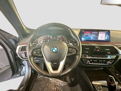 Used 2019 BMW 530i xDrive w/ Convenience Package AWD/4WD image 11
