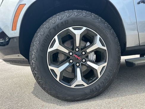 New 2026 GMC Yukon AT4 w/ AT4 Premium Plus Package image 12