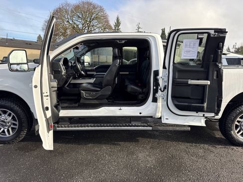 Used 2019 Ford F350 Lariat w/ Camper Package image 20