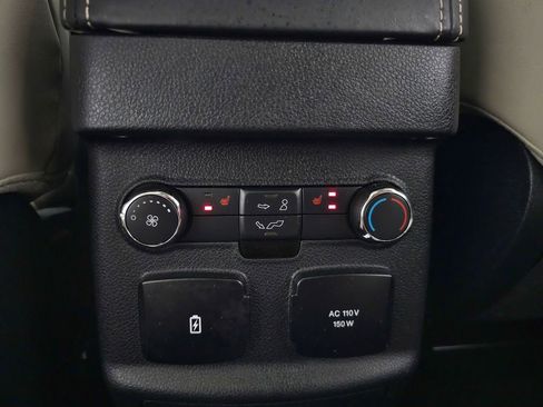 Used 2018 Ford Explorer Platinum image 33