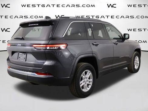 Used 2023 Jeep Grand Cherokee Laredo image 44