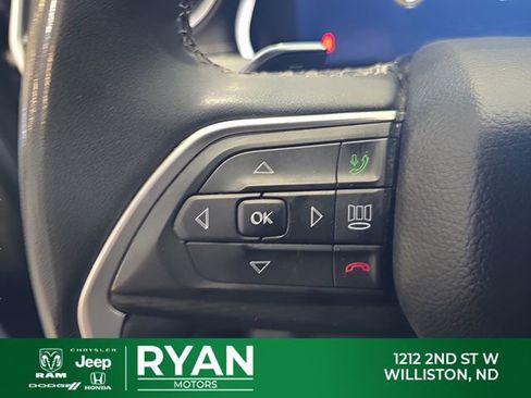 Used 2023 Jeep Grand Cherokee L Laredo AWD/4WD image 27