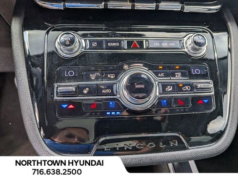 Used 2020 Lincoln Corsair Reserve w/ Equipment Group 201A image 17