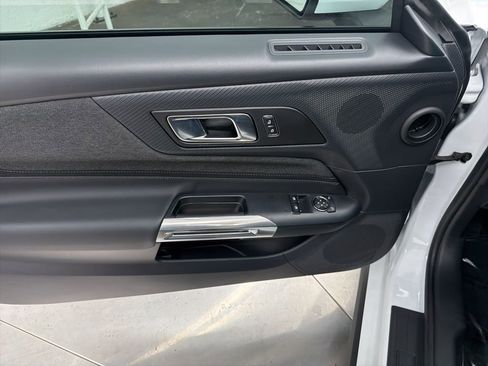 Used 2025 Ford Mustang Coupe image 18