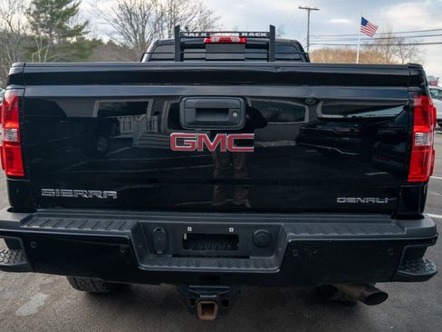 Used 2019 GMC Sierra 2500 Denali w/ Suspension Package, Off-Road image 5