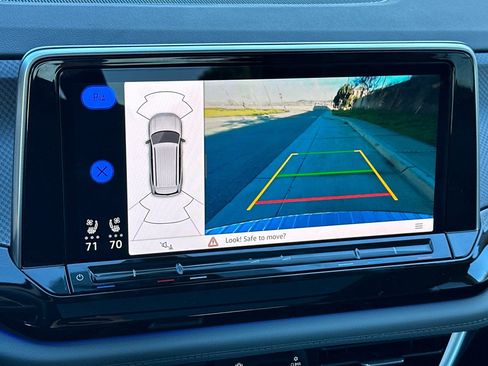 New 2025 Volkswagen Atlas Peak Edition SE image 17