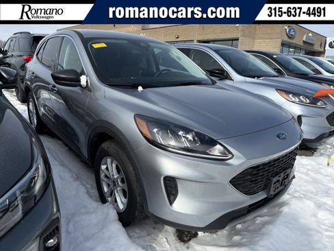 Used 2022 Ford Escape SE w/ Cold Weather Package image 1