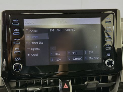 Used 2020 Toyota Corolla LE image 19