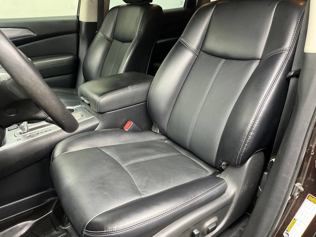 Used 2020 Nissan Pathfinder SL FWD image 19
