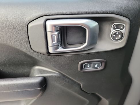 Used 2020 Jeep Wrangler Unlimited Sport AWD/4WD image 24
