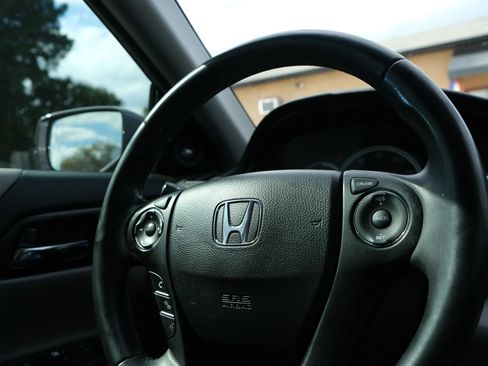 Used 2015 Honda Accord EX-L image 37