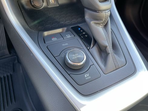 Certified 2024 Toyota RAV4 LE AWD/4WD image 24