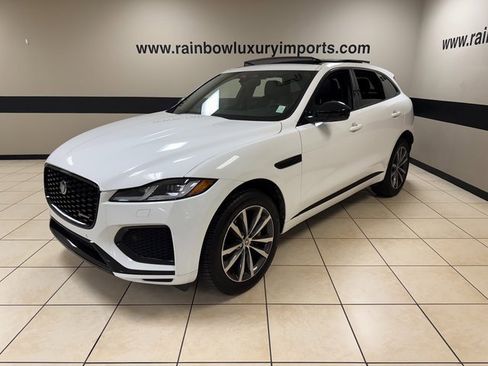 Used 2025 Jaguar F-PACE R-Dynamic S image 3