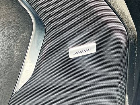 Used 2022 Chevrolet Suburban LT RWD image 16