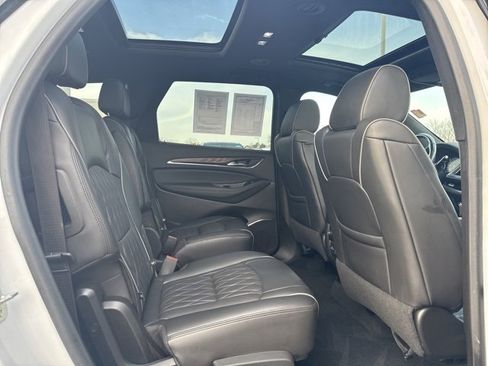 Used 2023 Buick Enclave Avenir image 20