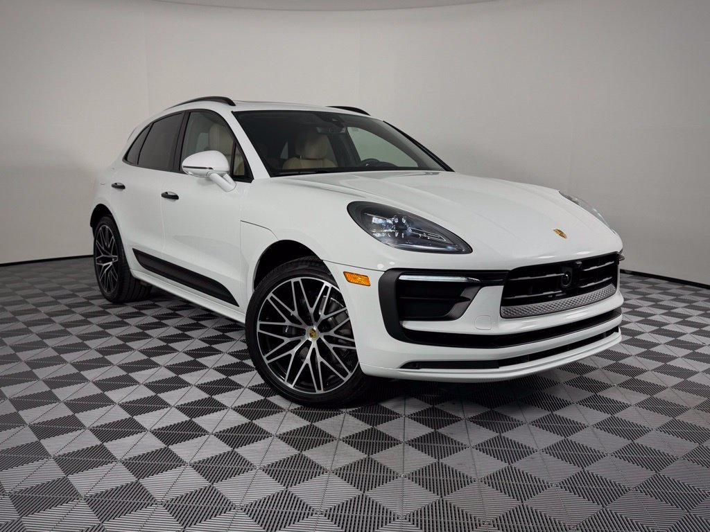 Certified 2026 Porsche Macan AWD/4WD image 6