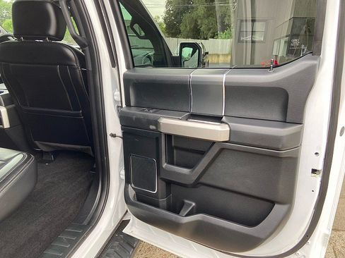 Used 2018 Ford F150 Lariat w/ Equipment Group 502A Luxury AWD/4WD image 11