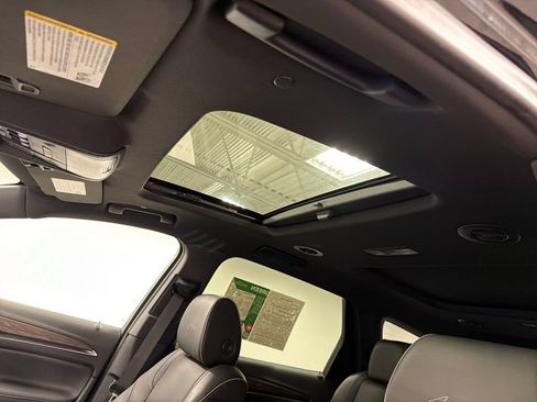 Used 2023 Buick Enclave Avenir w/ Avenir Technology Package AWD/4WD image 30