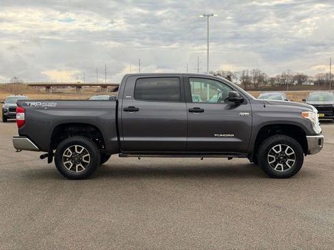 Used 2017 Toyota Tundra SR5 w/ TRD Off Road Package image 4