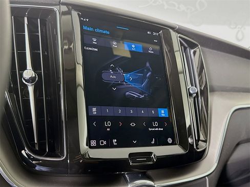 Used 2025 Volvo XC60 B5 Core w/ Protection Package Premier image 16