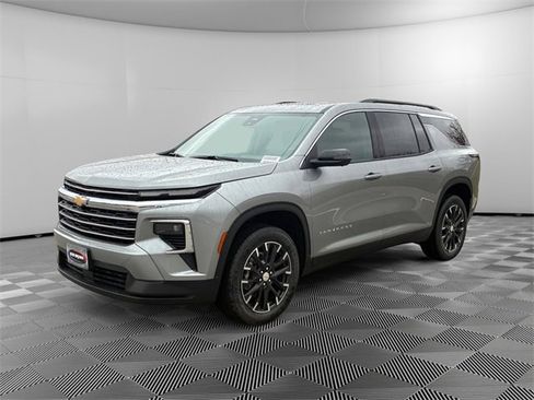 New 2026 Chevrolet Traverse LT w/ Sun and Wheel Package image 7