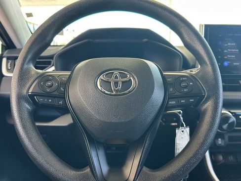 Used 2025 Toyota RAV4 LE AWD/4WD image 25
