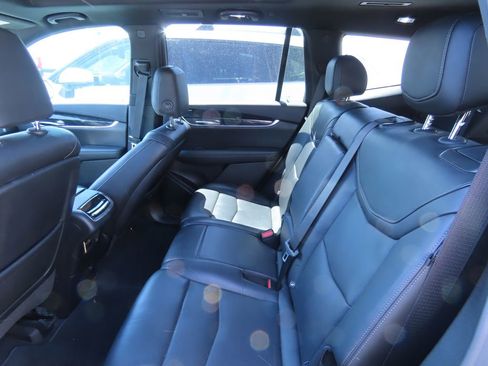 Used 2020 Cadillac XT6 Premium Luxury image 11