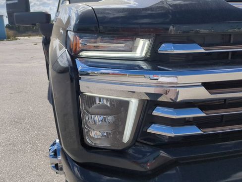 Used 2022 Chevrolet Silverado 3500 High Country AWD/4WD image 9