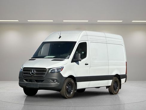 Used 2024 Mercedes-Benz Sprinter 144 Cargo image 8