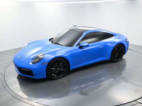 Certified 2022 Porsche 911 Carrera w/ Sport Chrono Package image 32