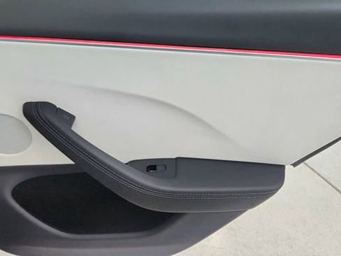Used 2025 Tesla Model 3 Long Range image 26