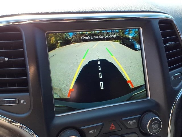Used 2018 Jeep Grand Cherokee Altitude AWD/4WD image 27