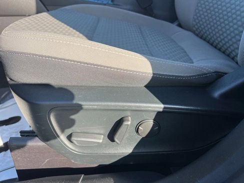 Used 2020 Ford Escape SE image 21