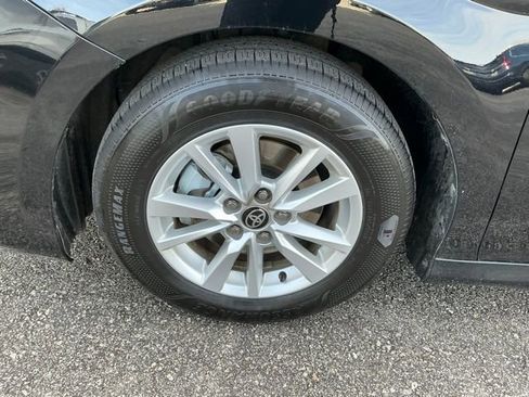 Used 2025 Toyota Camry LE image 9