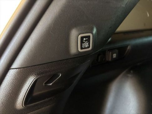 Used 2023 Jeep Grand Cherokee Altitude image 18