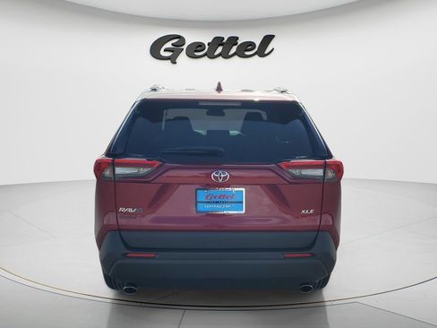 Used 2022 Toyota RAV4 XLE FWD image 6